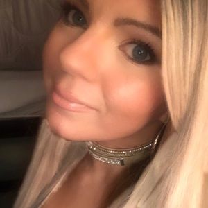 Meet your Posher, Serina